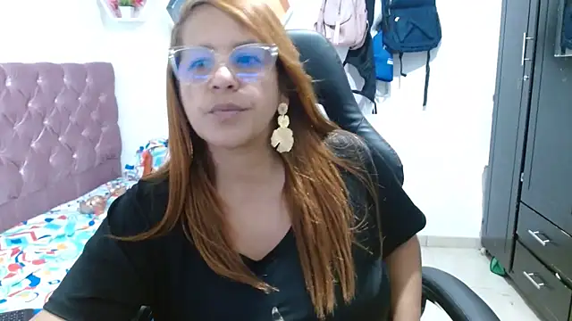 Snapshot of cristydirtyhot chatting on 04-21-26, 11:27 cristydirtyhot online show from 04-21-26, 11:27
