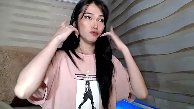 Snapshot of lovelychanel69xx chatting on 10-05-25, 11:02 lovelychanel69xx online show from 10-05-25, 11:02