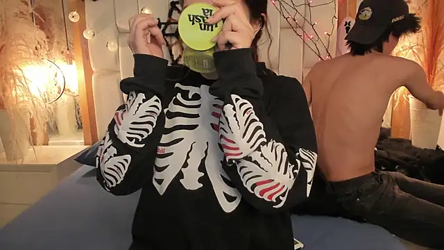 Daphne And Roger online show from 10-14-25, 11:33