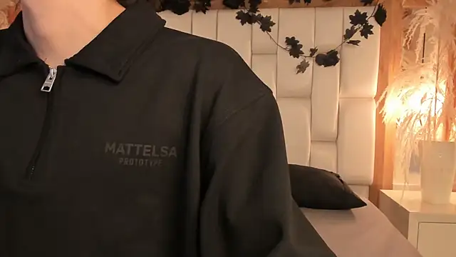 Daphne And Roger online show from 12-18-25, 11:05