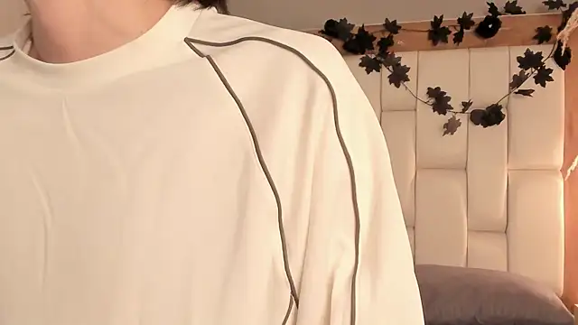 Daphne And Roger online show from 12-23-25, 11:08