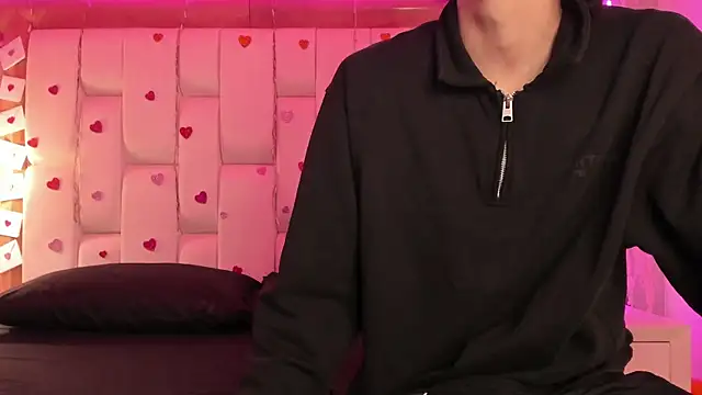 Daphne And Roger online show from 02-21-26, 11:00