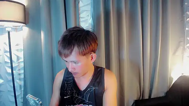 Snapshot of prince_elaijah chatting on 10-14-25, 02:40 prince elaijah online show from 10-14-25, 02:40