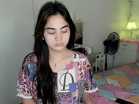 Snapshot of Alovelydoll_nica chatting on 05-09-26, 12:27 Alovelydoll nica online show from 05-09-26, 12:27