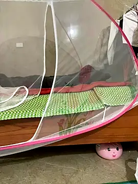 Snapshot of oneyou_400 chatting on 12-05-25, 11:30 oneyou 400 online show from 12-05-25, 11:30