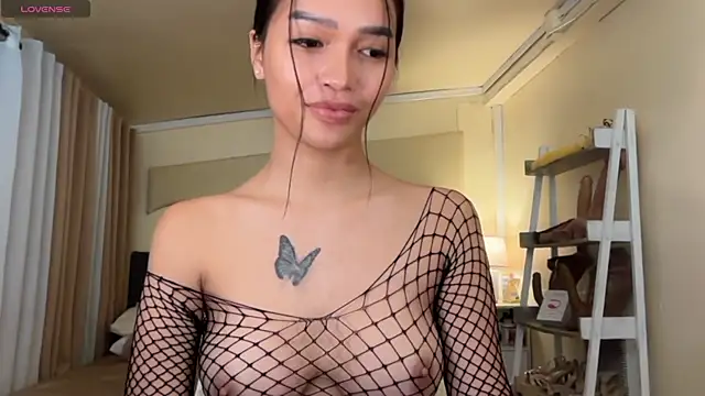 Snapshot of _agatha143_ chatting on 05-18-26, 04:07 agatha143 online show from 05-18-26, 04:07