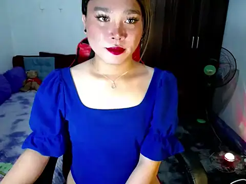 Urassiansweetcummer online show from 04-10-26, 02:39