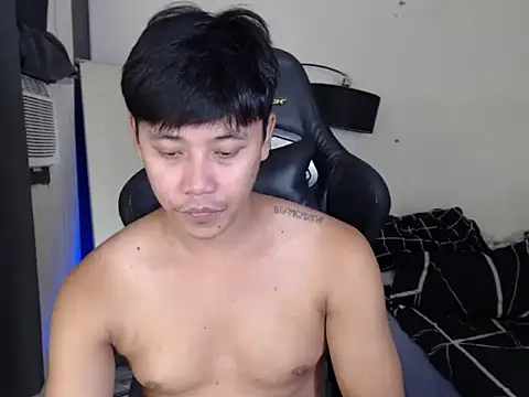 Snapshot of alexsuckable01 chatting on 09-12-25, 05:57 alexsuckable01 online show from 09-12-25, 05:57