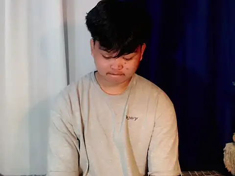 Reynelcock online show from 11-18-25, 01:22