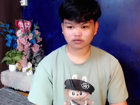 Reynelcock online show from 04-08-26, 08:14