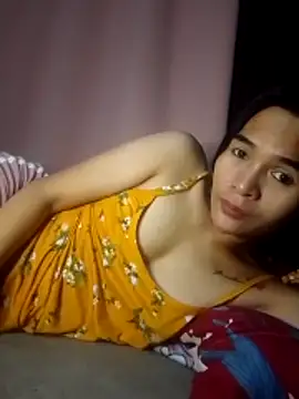 Snapshot of sweetsasha68 chatting on 06-14-26, 12:51 sweetsasha68 online show from 06-14-26, 12:51