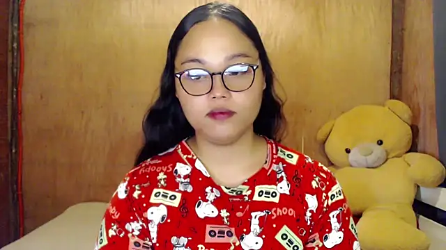 Snapshot of _Lylia chatting on 09-13-25, 04:23  Lylia online show from 09-13-25, 04:23