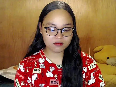 Snapshot of _Lylia chatting on 10-31-25, 09:27  Lylia online show from 10-31-25, 09:27