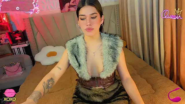 Snapshot of hollywoodxtrans chatting on 02-28-26, 02:01 hollywoodxtrans online show from 02-28-26, 02:01