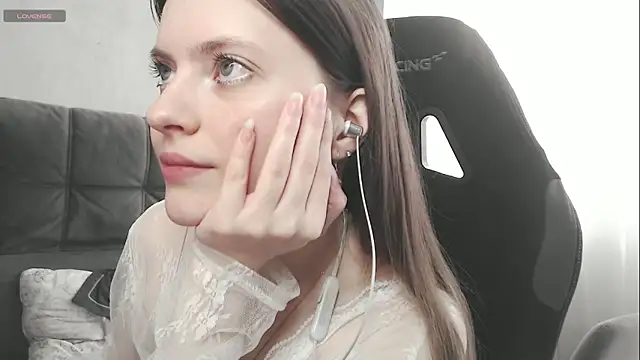 cute elfy  online show from 10-30-25, 11:22