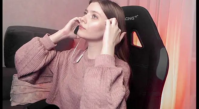 cute elfy  online show from 12-20-25, 02:35