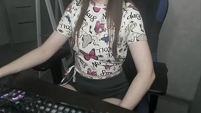 cute elfy  online show from 03-23-26, 01:26