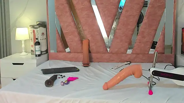 Wonderkloe  online show from 02-11-26, 08:03