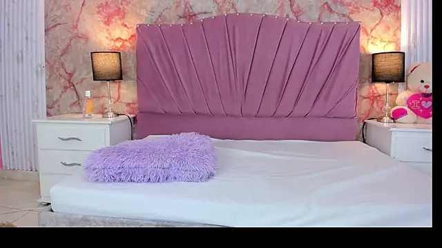 Wonderkloe  online show from 03-31-26, 07:47