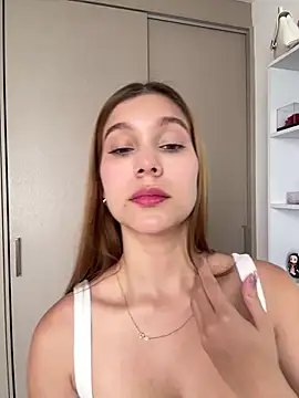 Nikii   online show from 03-18-26, 04:21