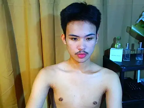 Snapshot of Urasiancumboix chatting on 10-16-25, 05:58 Urasiancumboix online show from 10-16-25, 05:58