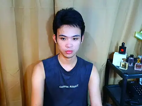 Snapshot of Urasiancumboix chatting on 11-22-25, 01:15 Urasiancumboix online show from 11-22-25, 01:15