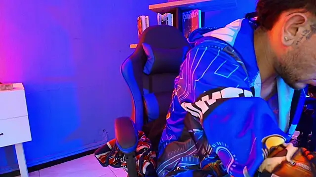 Snapshot of Thonixxx_mr chatting on 02-24-26, 07:45 Thonixxx mr online show from 02-24-26, 07:45