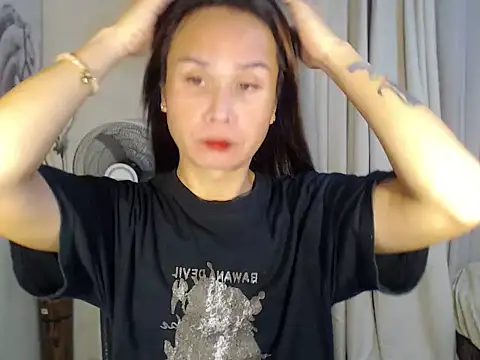 holly bitch online show from 04-06-26, 01:25