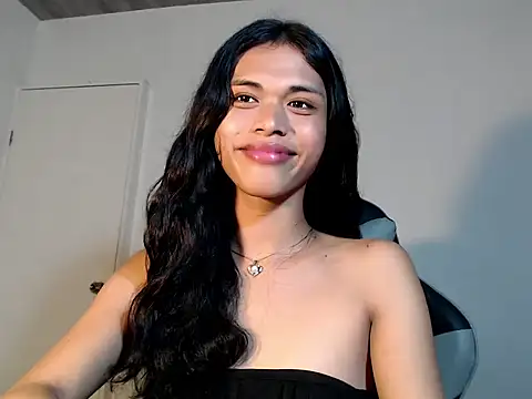 Snapshot of urcurlydiva chatting on 11-02-25, 01:57 urcurlydiva online show from 11-02-25, 01:57