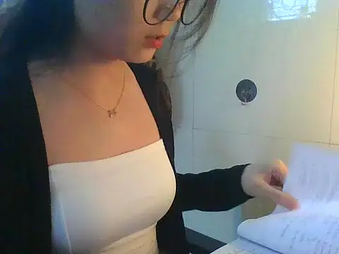 Linzly online show from 11-05-25, 02:55