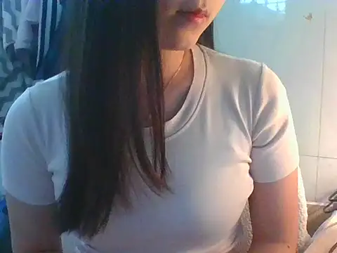 Snapshot of Linzly chatting on 01-18-26, 02:48 Linzly online show from 01-18-26, 02:48