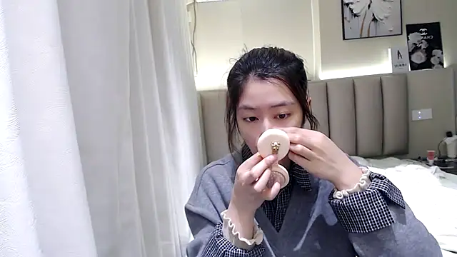 Mimi-cnbaby online show from 11-22-25, 05:06