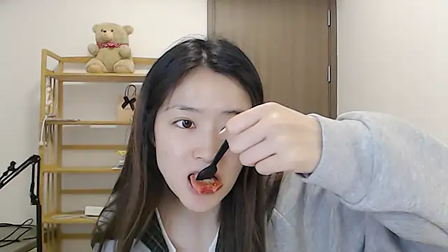 Mimi-cnbaby online show from 03-29-26, 12:05