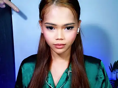 ur holly lexie online show from 11-18-25, 05:06