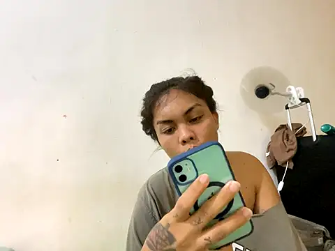 keylalush online show from 10-20-25, 12:05