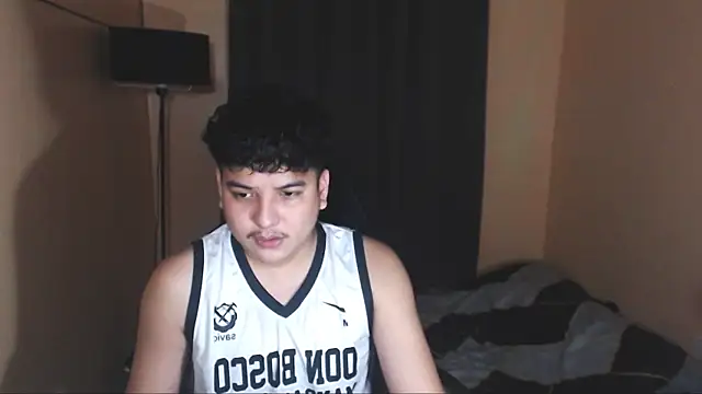 Snapshot of Prince_Killian chatting on 10-15-25, 10:37 Prince Killian online show from 10-15-25, 10:37