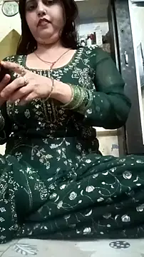 Snapshot of Ritika_ranii chatting on 10-10-25, 08:46 Ritika ranii online show from 10-10-25, 08:46