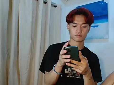 Snapshot of ur_little_secret chatting on 10-15-25, 04:29 ur little secret online show from 10-15-25, 04:29