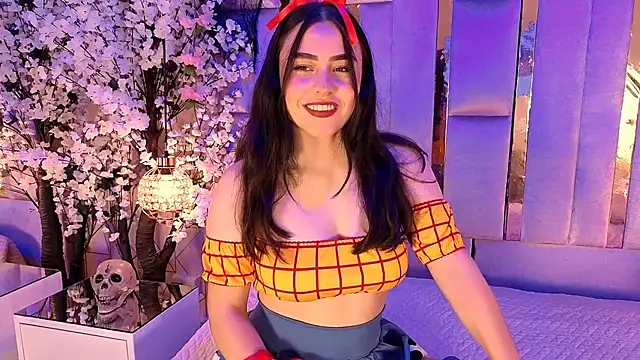 HannaCollins  online show from 10-30-25, 01:01