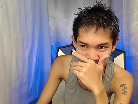 Snapshot of riks_tyler chatting on 05-17-26, 12:12 riks tyler online show from 05-17-26, 12:12