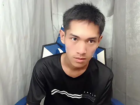 Snapshot of riks_tyler chatting on 06-07-26, 06:22 riks tyler online show from 06-07-26, 06:22