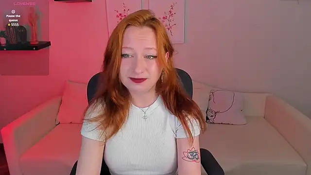 Snapshot of Violet_Griffen chatting on 05-25-26, 03:51 Violet Griffen online show from 05-25-26, 03:51