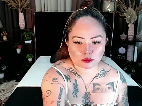 Snapshot of EstellaStarXxx chatting on 04-18-26, 01:48 EstellaStarXxx online show from 04-18-26, 01:48