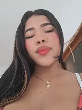 Snapshot of Michell_em chatting on 05-23-26, 06:23 Michell em online show from 05-23-26, 06:23