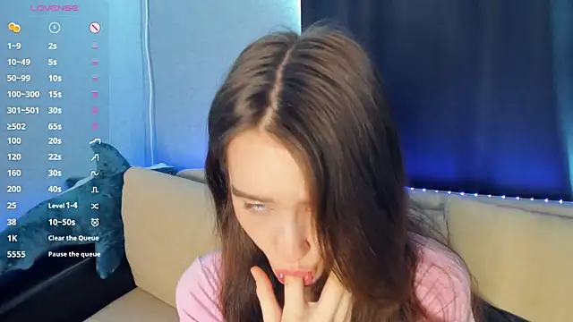 lovelyalivia online show from 04-03-26, 08:12
