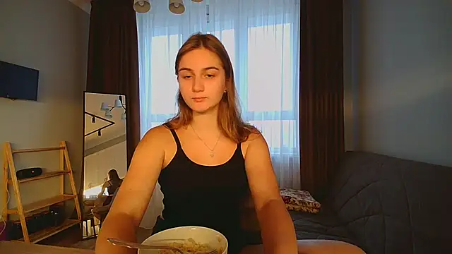 Snapshot of Ranarii chatting on 09-13-25, 02:17 Ranarii online show from 09-13-25, 02:17