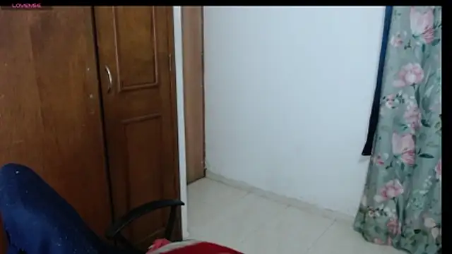 Snapshot of alejandralatina chatting on 05-11-26, 04:29 alejandralatina online show from 05-11-26, 04:29