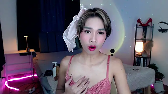 Lavictoriathegreat online show from 11-28-25, 08:11