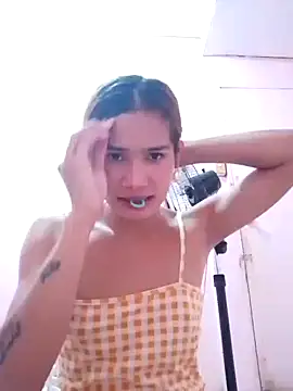 Snapshot of cute_vanessa12 chatting on 09-26-25, 05:17 cute vanessa12 online show from 09-26-25, 05:17