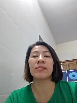 Snapshot of Hailey_babe chatting on 10-14-25, 01:17 Hailey babe online show from 10-14-25, 01:17